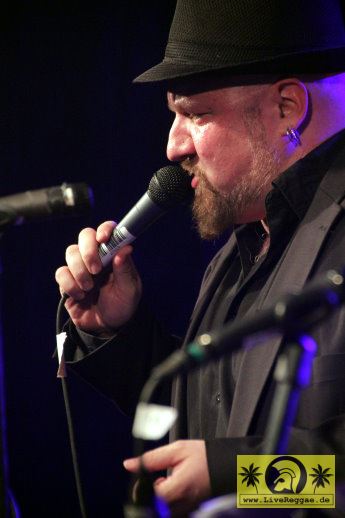 Dr. Ring Ding (D) with The Bartenders 19. This Is Ska Festival - Wasserburg, Rosslau 26. Juni 2015 (15).JPG